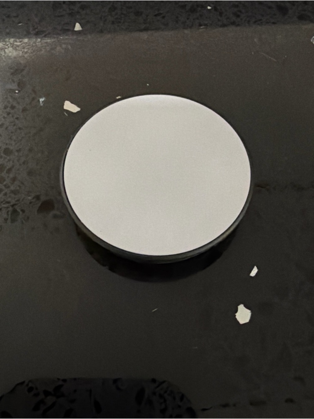 NEW NUCKEES Phone Grip & Stand Plain White Fits Any Finger